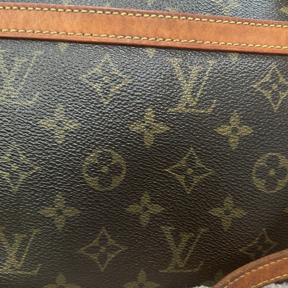 Louis Vuitton Trocadero 30 Crossbody bag - Picture 3 of 14